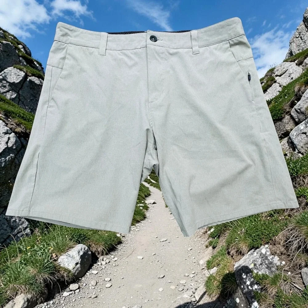 Vuori Aim Chino Golf Shorts Mens Size 36x8 Beige Style V368 Slash & Zip Pockets